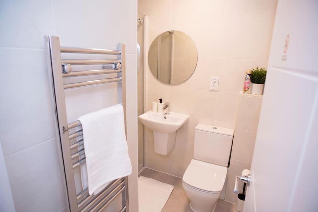 Walnut Luxurious 2-Bedroom With Ensuite - Parking, Netflix, Wifi - Close To Oxford, Bicester & Blenheim Palace Kidlington Εξωτερικό φωτογραφία